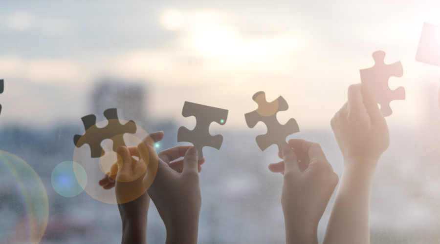 Hand raising puzzle - engaging remote employees